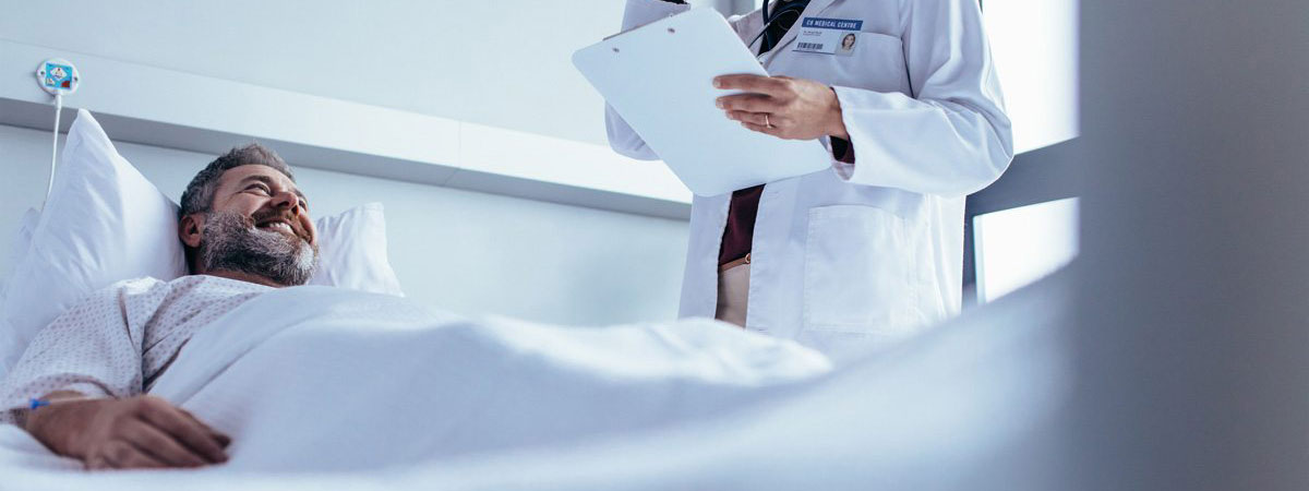 Photo d'un homme hôspitalisé